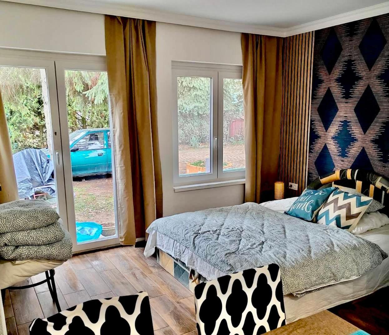 2 Rooms Retro Guesthouse In A Silent Garden Вечеш Екстериор снимка