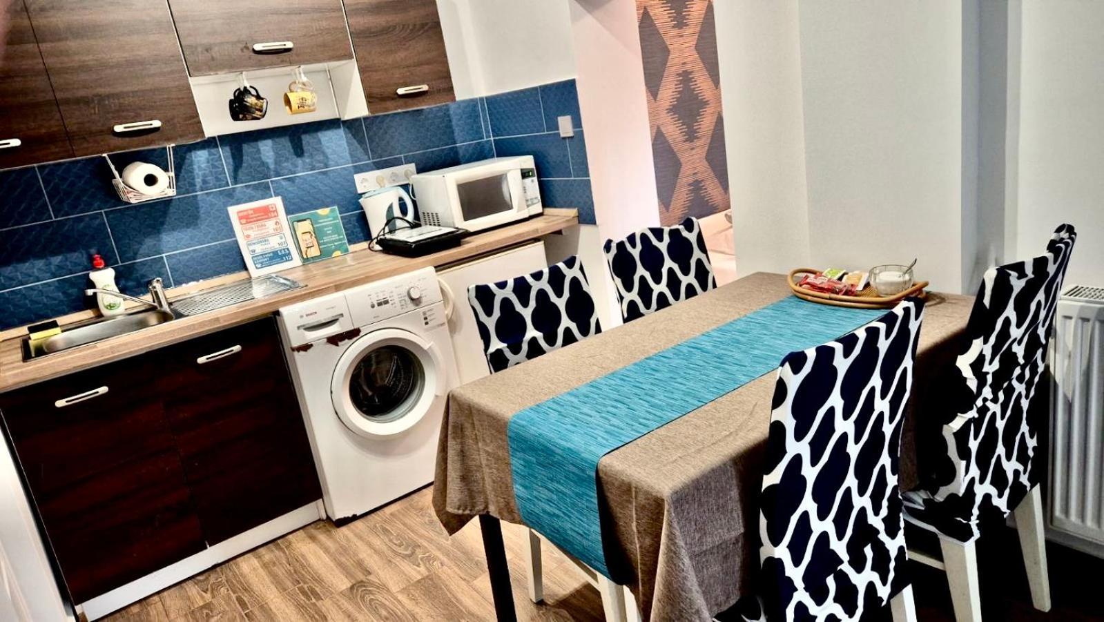 2 Rooms Retro Guesthouse In A Silent Garden Вечеш Екстериор снимка